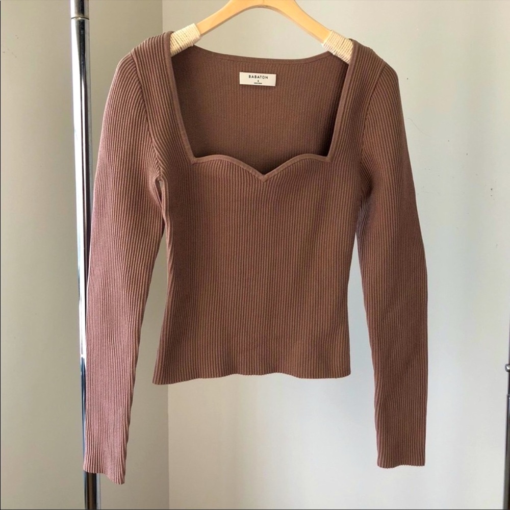 NWOT Aritzia Babaton Sculpt long sleeve mauve - medium